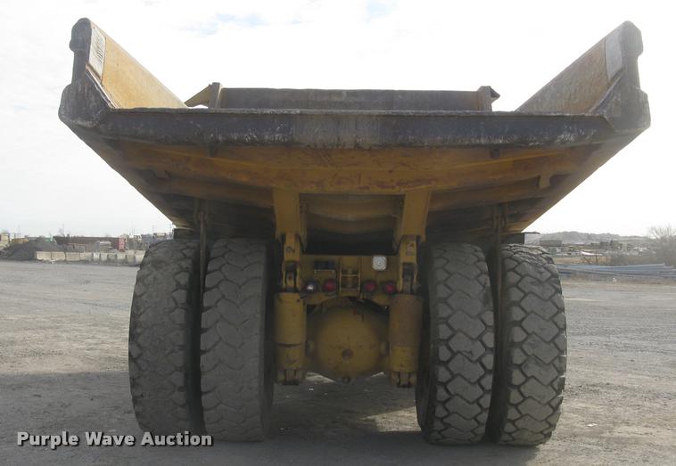 image for item L3978 1993 Caterpillar 769C haul truck