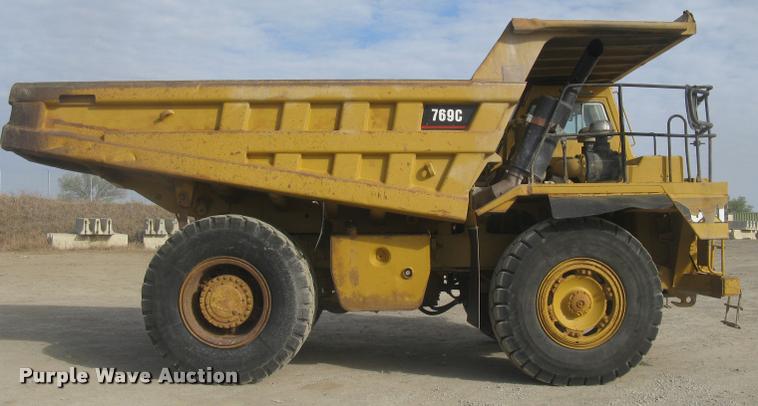 image for item L3978 1993 Caterpillar 769C haul truck