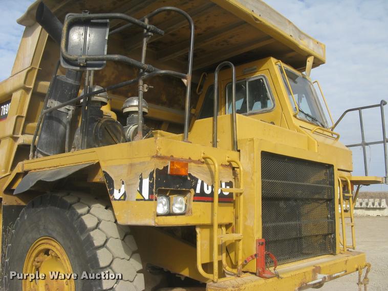 image for item L3978 1993 Caterpillar 769C haul truck