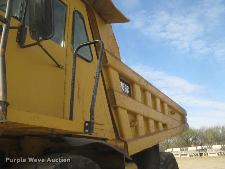 image for item L3978 1993 Caterpillar 769C haul truck