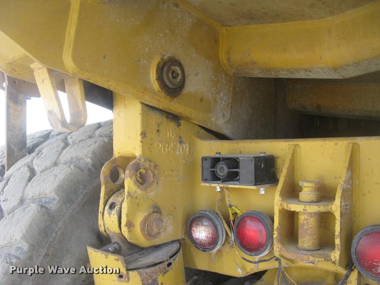 image for item L3978 1993 Caterpillar 769C haul truck