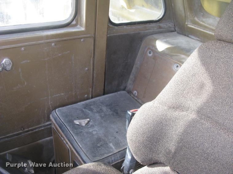 image for item L3978 1993 Caterpillar 769C haul truck