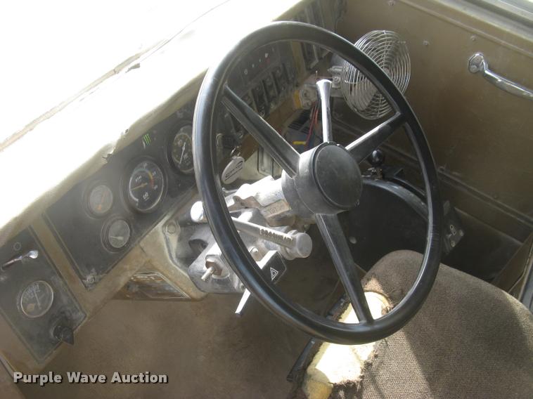 image for item L3978 1993 Caterpillar 769C haul truck