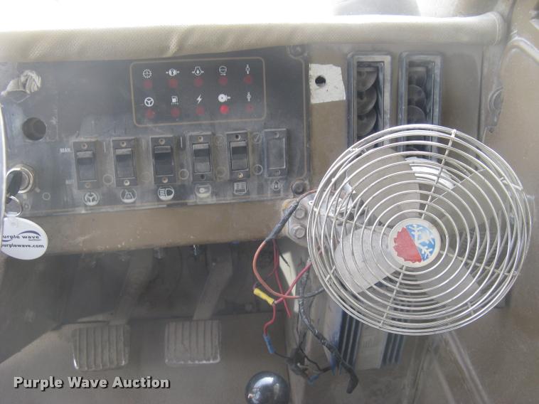 image for item L3978 1993 Caterpillar 769C haul truck