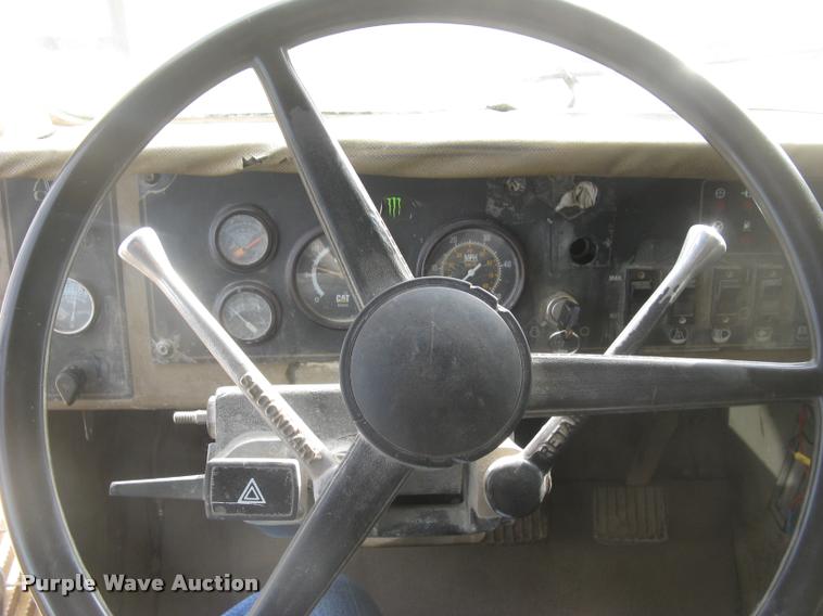 image for item L3978 1993 Caterpillar 769C haul truck