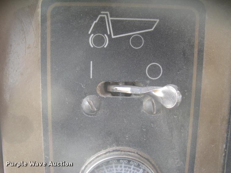 image for item L3978 1993 Caterpillar 769C haul truck