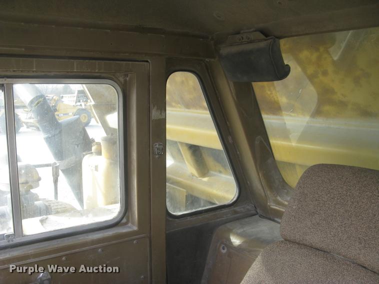 image for item L3978 1993 Caterpillar 769C haul truck