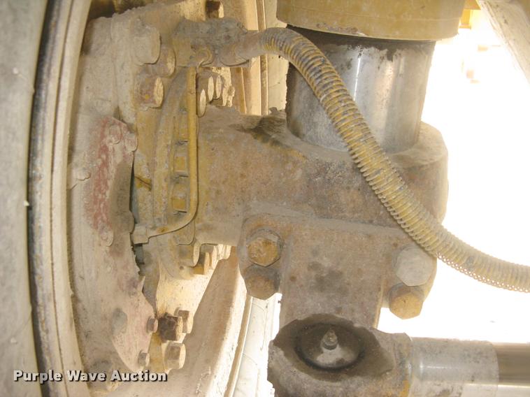 image for item L3978 1993 Caterpillar 769C haul truck