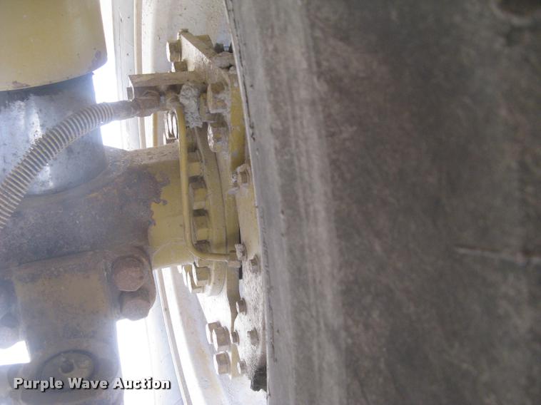 image for item L3978 1993 Caterpillar 769C haul truck