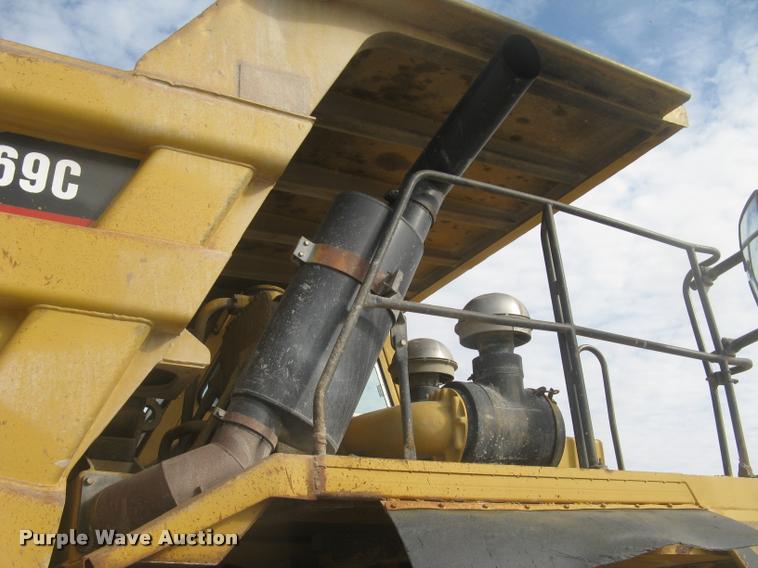 image for item L3978 1993 Caterpillar 769C haul truck