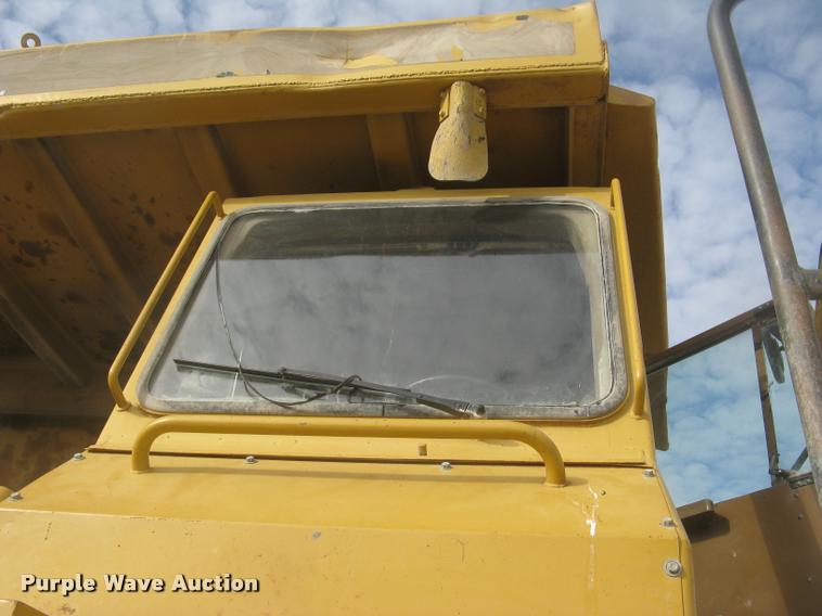 image for item L3978 1993 Caterpillar 769C haul truck