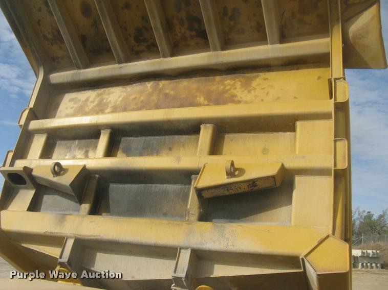 image for item L3978 1993 Caterpillar 769C haul truck