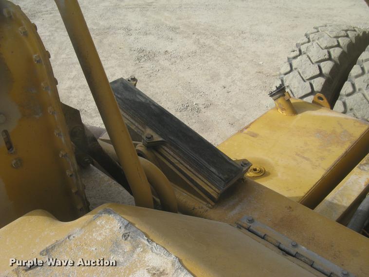 image for item L3978 1993 Caterpillar 769C haul truck