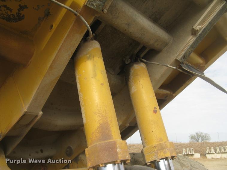 image for item L3978 1993 Caterpillar 769C haul truck