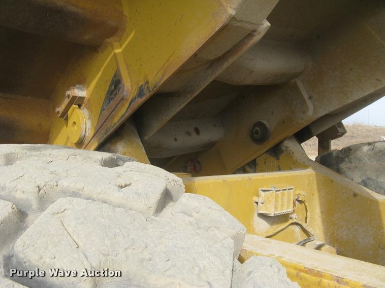 image for item L3978 1993 Caterpillar 769C haul truck