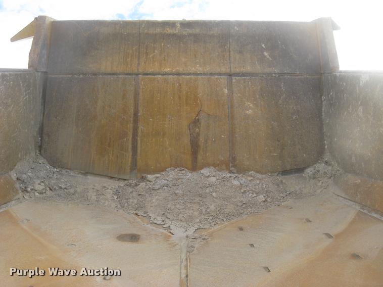 image for item L3978 1993 Caterpillar 769C haul truck