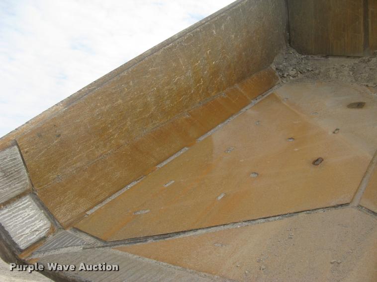 image for item L3978 1993 Caterpillar 769C haul truck