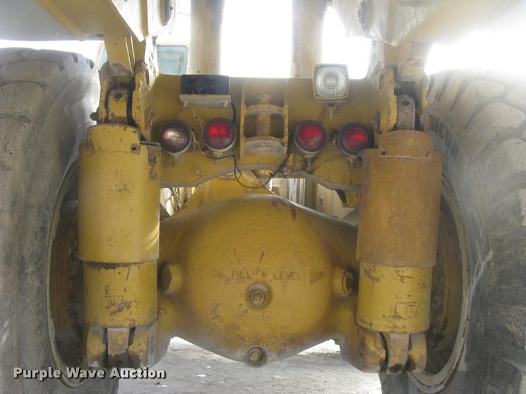 image for item L3978 1993 Caterpillar 769C haul truck