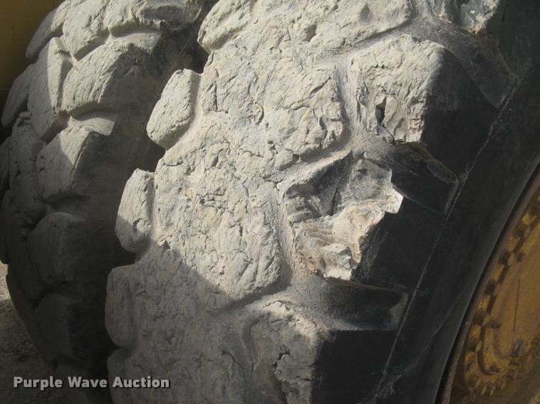 image for item L3978 1993 Caterpillar 769C haul truck