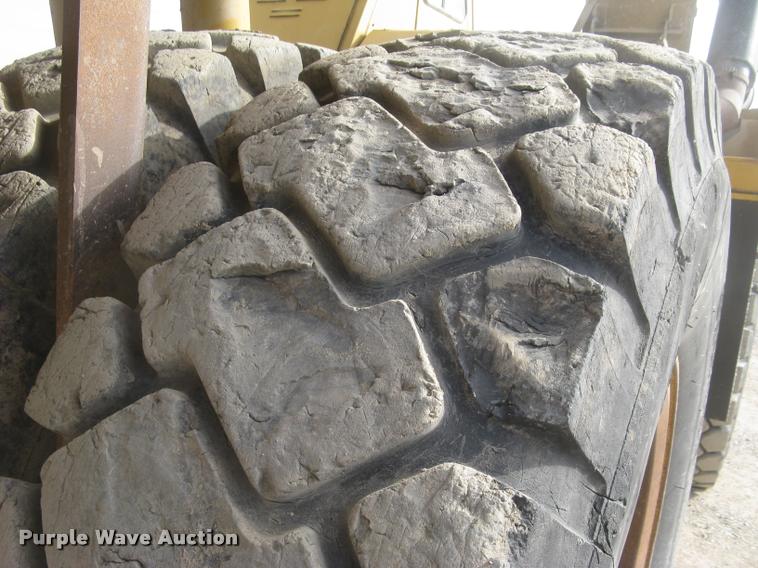 image for item L3978 1993 Caterpillar 769C haul truck