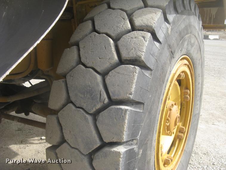 image for item L3978 1993 Caterpillar 769C haul truck