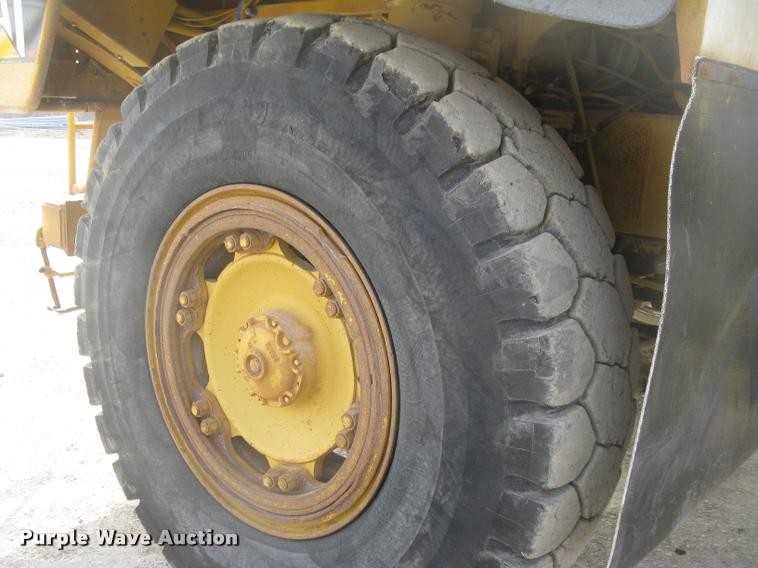 image for item L3978 1993 Caterpillar 769C haul truck