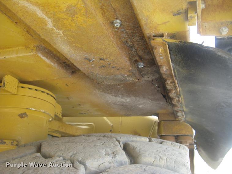 image for item L3978 1993 Caterpillar 769C haul truck