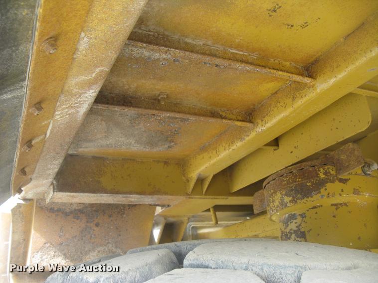 image for item L3978 1993 Caterpillar 769C haul truck