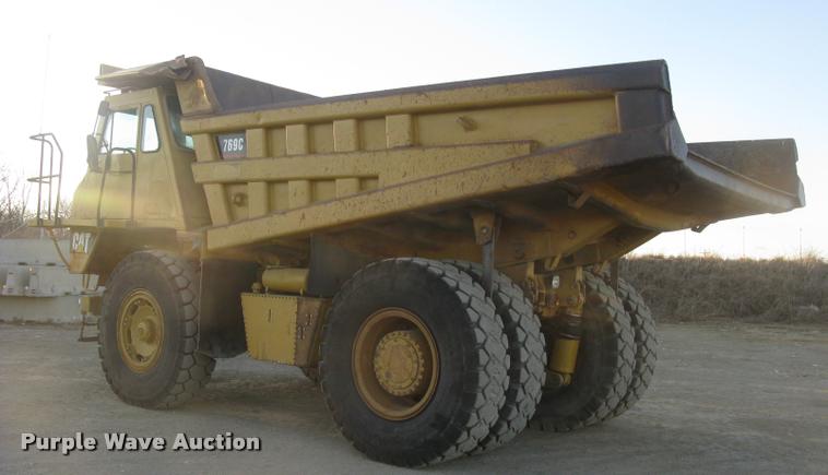 image for item L3979 1994 Caterpillar 769C haul truck
