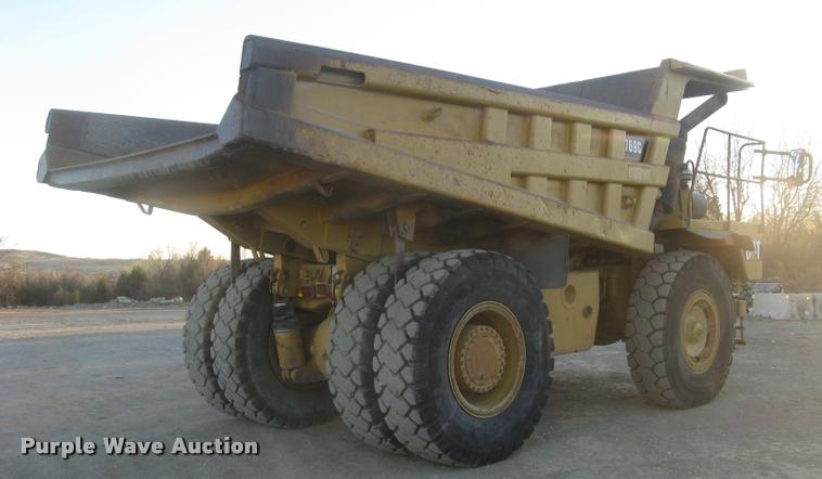 image for item L3979 1994 Caterpillar 769C haul truck