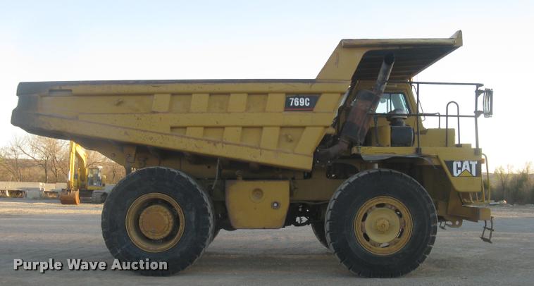 image for item L3979 1994 Caterpillar 769C haul truck