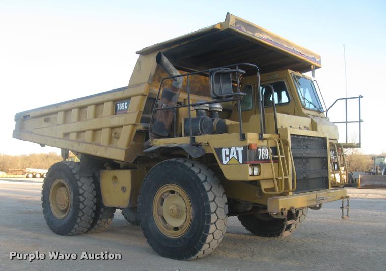 image for item L3979 1994 Caterpillar 769C haul truck