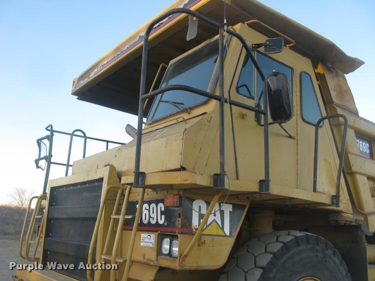 image for item L3979 1994 Caterpillar 769C haul truck