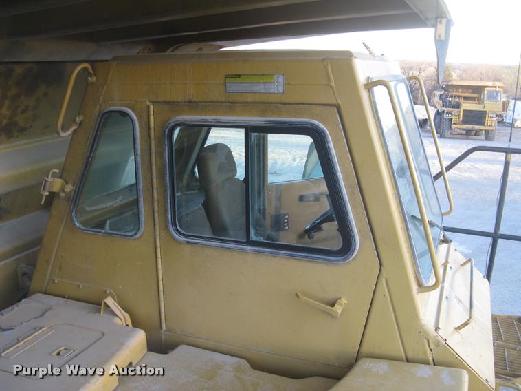 image for item L3979 1994 Caterpillar 769C haul truck