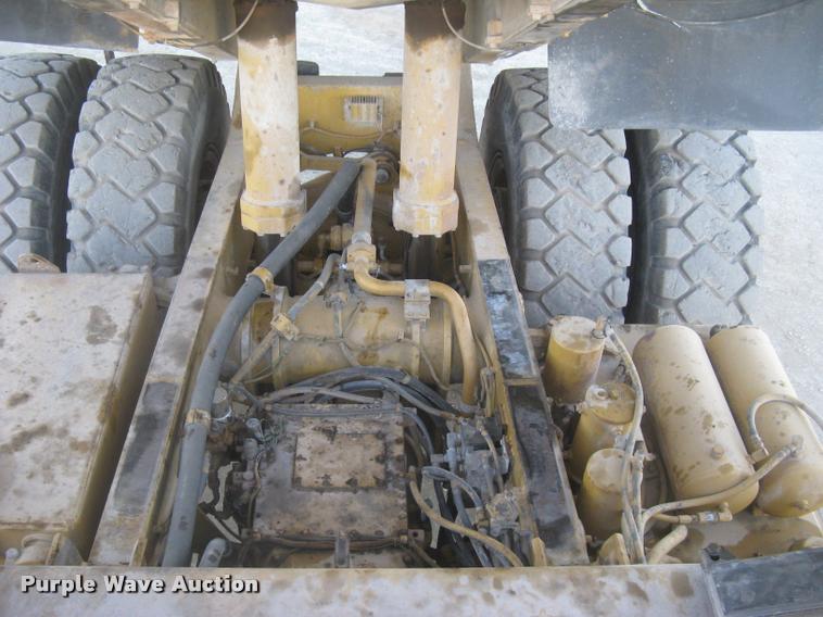image for item L3979 1994 Caterpillar 769C haul truck
