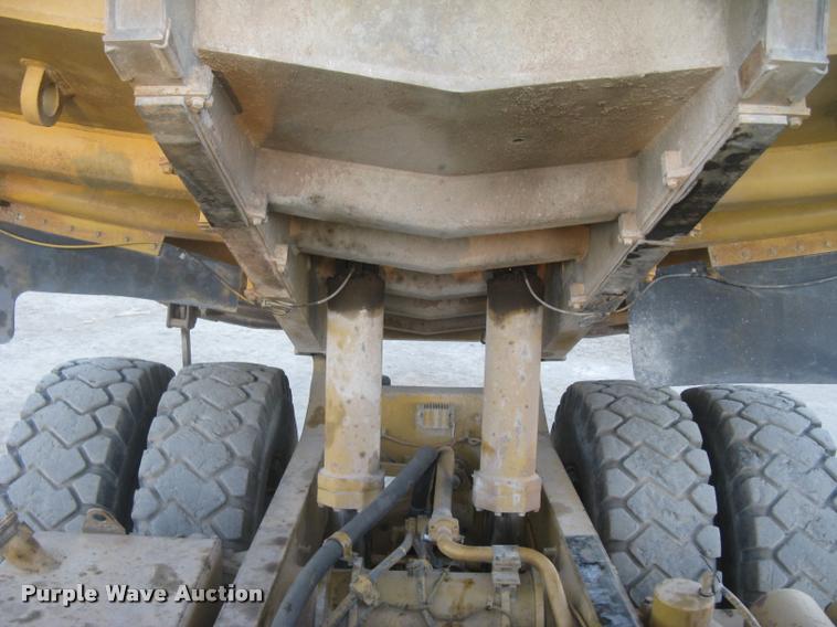 image for item L3979 1994 Caterpillar 769C haul truck