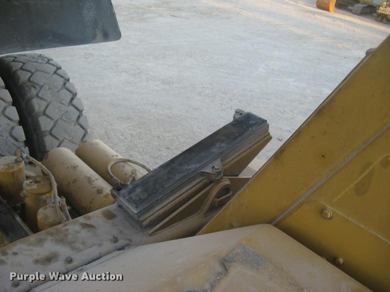 image for item L3979 1994 Caterpillar 769C haul truck