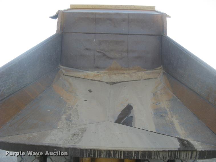 image for item L3979 1994 Caterpillar 769C haul truck