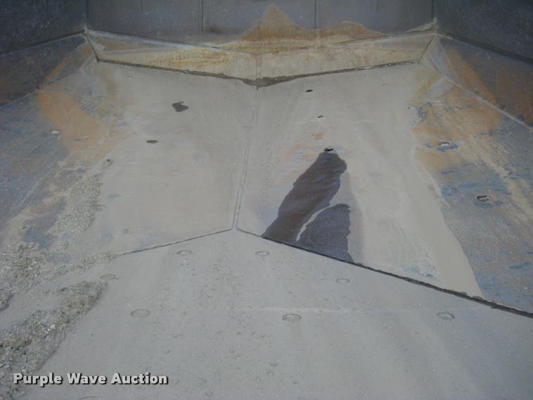 image for item L3979 1994 Caterpillar 769C haul truck