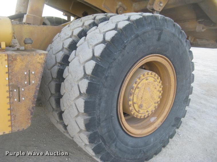 image for item L3979 1994 Caterpillar 769C haul truck