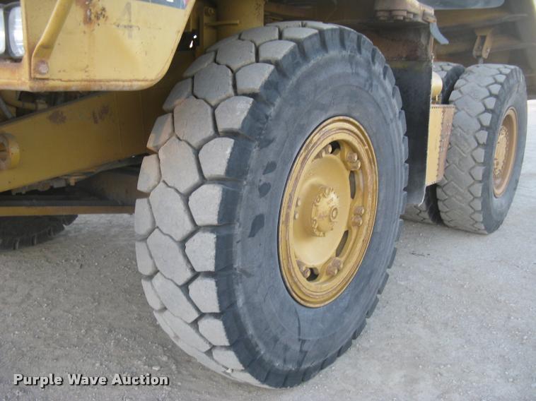 image for item L3979 1994 Caterpillar 769C haul truck