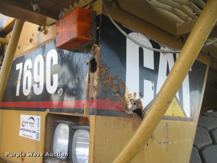 image for item L3979 1994 Caterpillar 769C haul truck