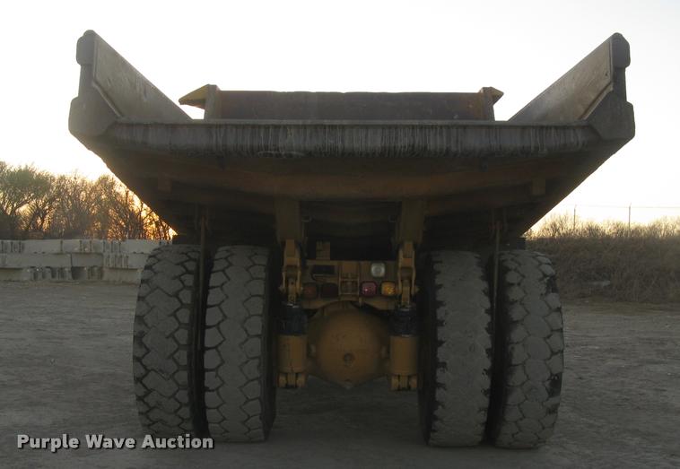 image for item L3980 1995 Caterpillar 769C haul truck