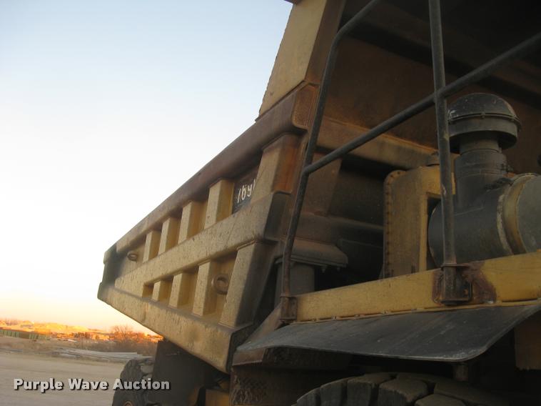 image for item L3980 1995 Caterpillar 769C haul truck