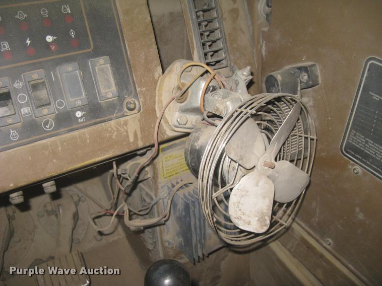 image for item L3980 1995 Caterpillar 769C haul truck