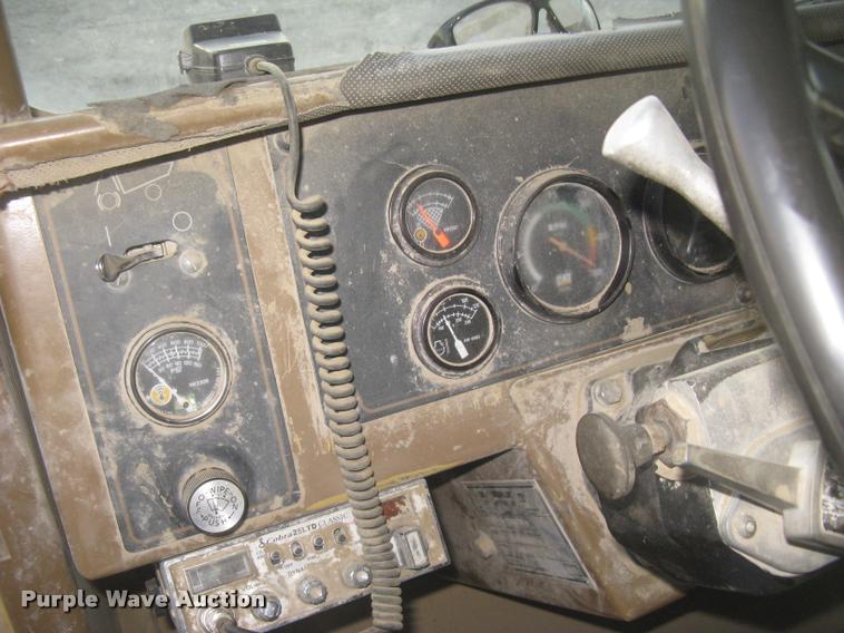 image for item L3980 1995 Caterpillar 769C haul truck