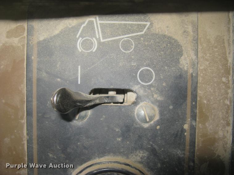 image for item L3980 1995 Caterpillar 769C haul truck