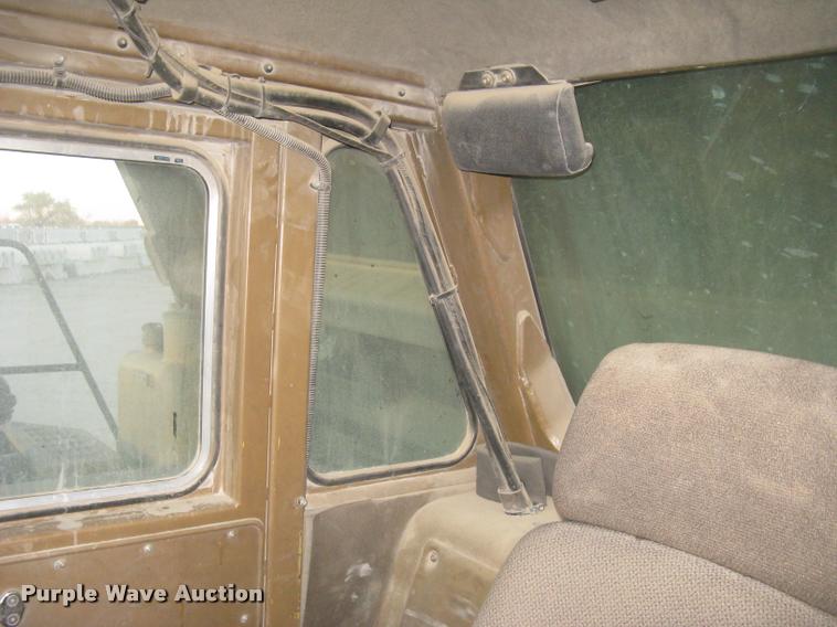 image for item L3980 1995 Caterpillar 769C haul truck