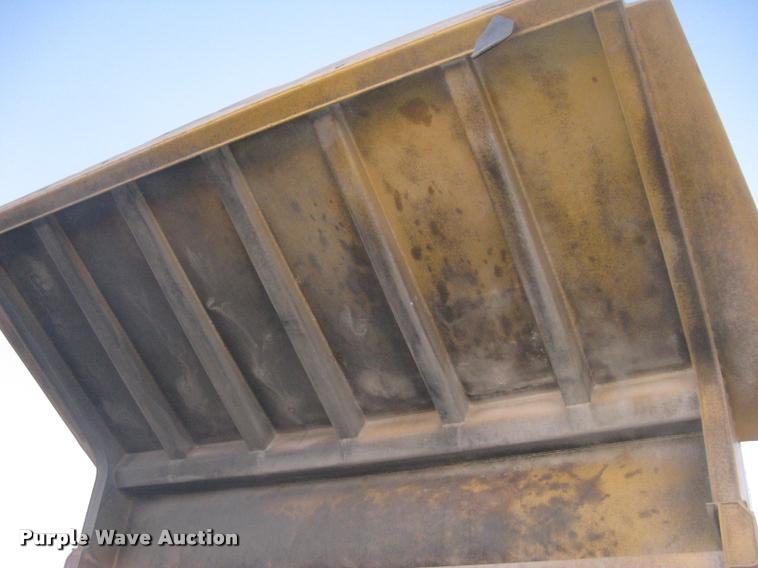image for item L3980 1995 Caterpillar 769C haul truck