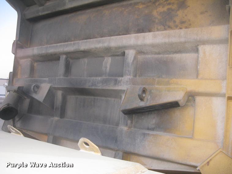 image for item L3980 1995 Caterpillar 769C haul truck